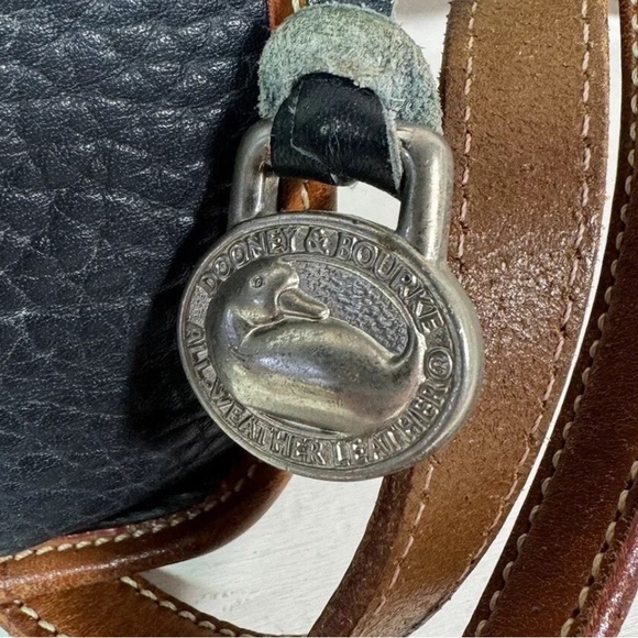 Vintage*X194*Dooney & Bourke East West Flap Bag & Wallet set-Nickel Navy EUC - Picture 6 of 16